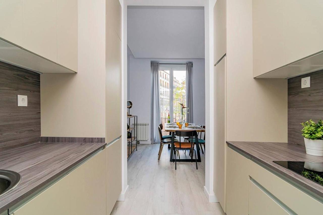 With Balconies In La Latina By Batuecas Appartement Madrid
