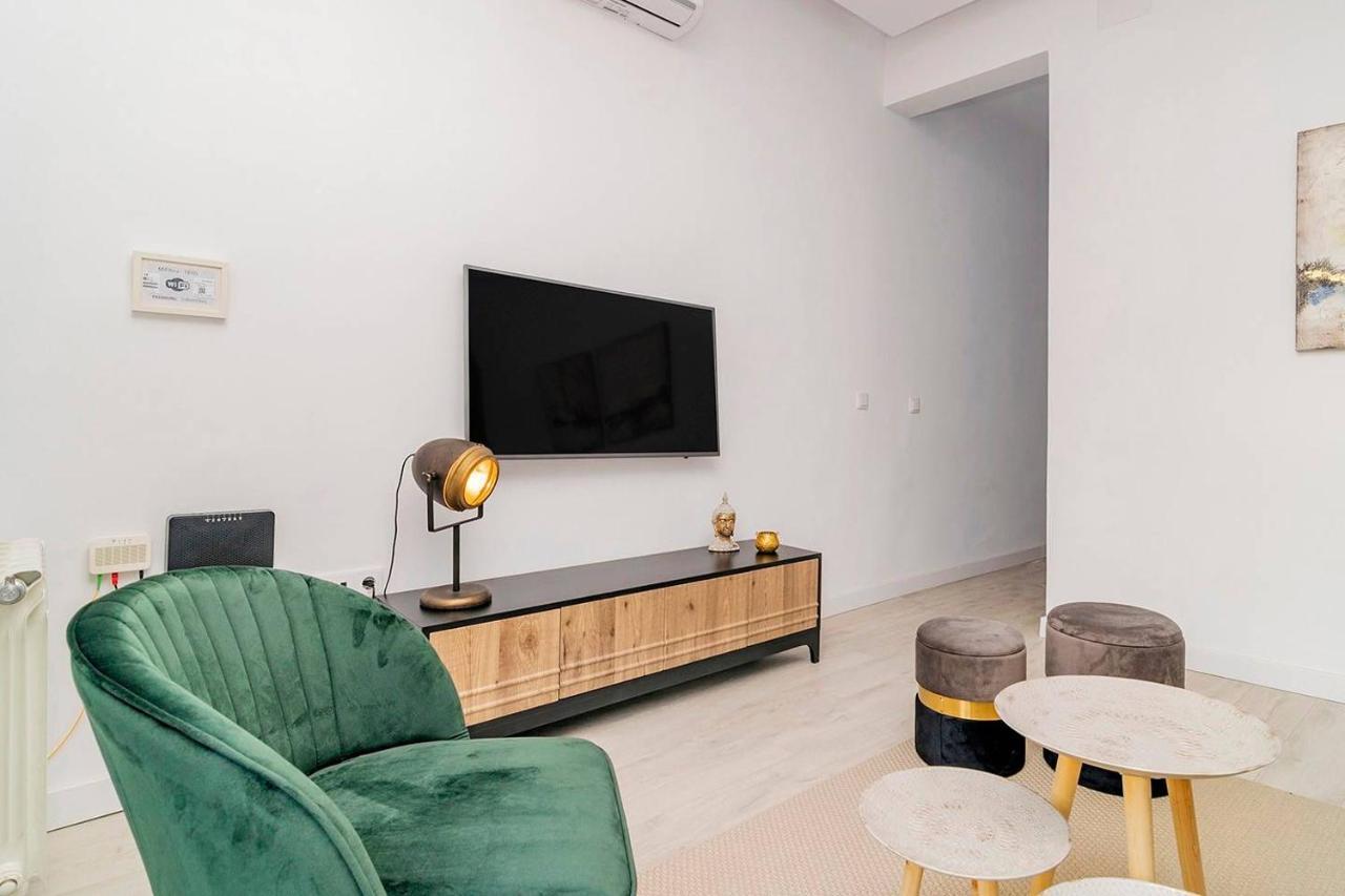 Appartement With Balconies In La Latina By Batuecas Madrid